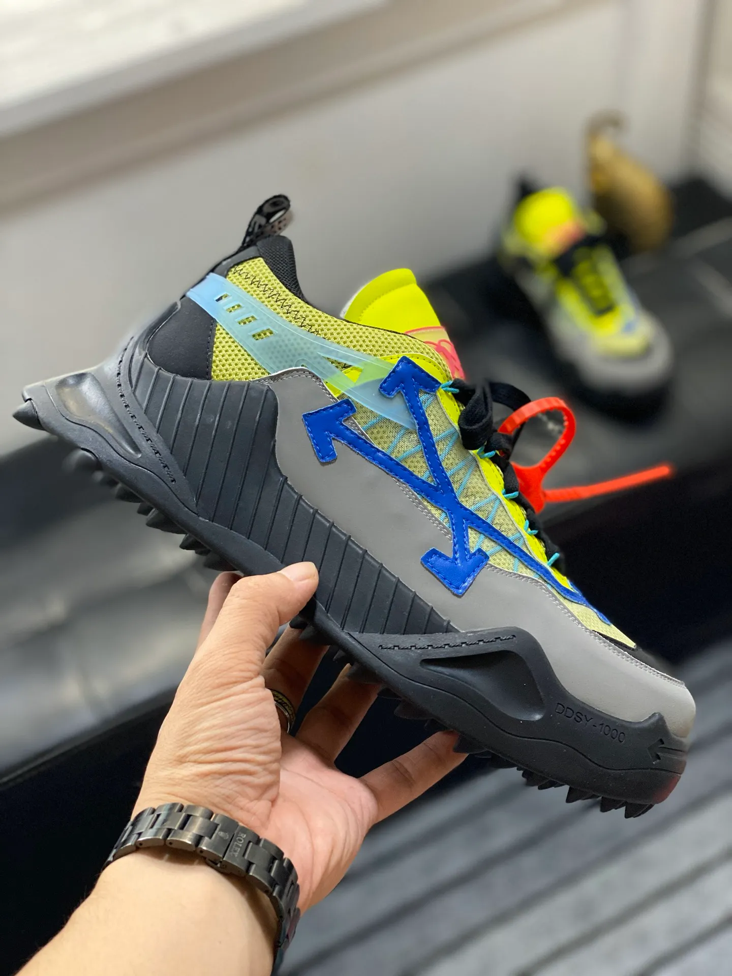 Men's Men's Shoes💰480🌼【New Style】High-end Boutique-🤷‍♂🤷‍♂OFF-WHITE x Air Jordan 】1 The joint shoe has been highly concerned by everyone since its design. The new shoe is shown in the popular Chicago bull white and yellow LOGO color scheme. The shoe body is made of cowhide, cow suede, and other materials. In addition to the X hidden on the inside of the leather, the oversized Swoosh, OFF-WHITE for Nike, Air Jordan 1 birth information and AIR are displayed on both sides of the shoe. The iconic details of OFF-WHITE can be seen on the sole and insole. You can choose a pair if you like the style. Code: 39-44 (45 can be customized